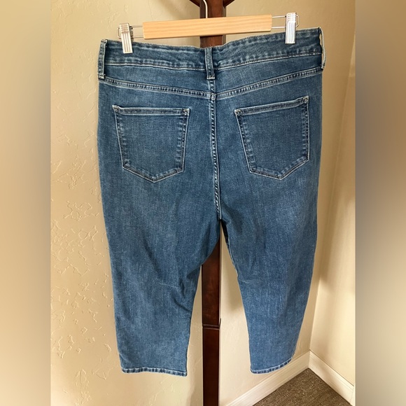 St. John's Bay Denim Capris-Medium Wash. Size 12. 5-pockets w/side slit at hem. - Picture 3 of 5